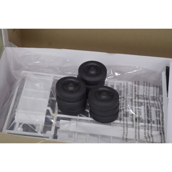 AMT 1/25 Great Dane Extendable Heavy Duty Flatbed Trailer Model NIOB - Picture 6 of 12